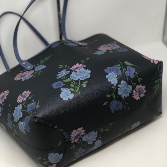 Coach Floral Signature Reversible Tote +Wristlet - Picture 4 of 8